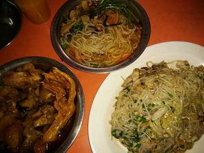 瓜大姐和瓜二姐吃螺丝粉