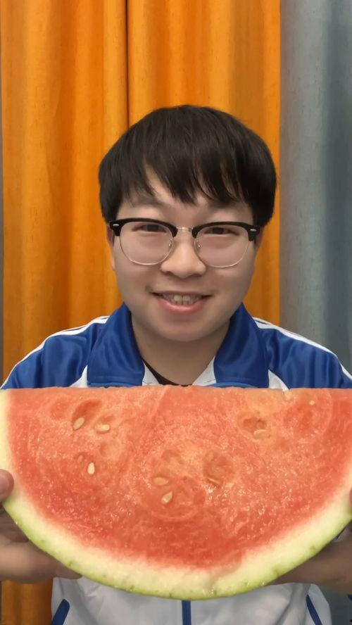 沉浸式吃瓜剧情,揭秘娱乐圈幕后风云